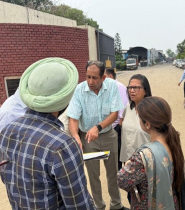 ਡਿਪਟੀ ਕਮਿਸ਼ਨਰ ਵੱਲੋਂ ਮਾਨਸੂਨ ਤੋਂ ਪਹਿਲਾਂ ਧੋਗੜੀ ਰੋਡ ਨੂੰ ਵਾਹਨਾਂ ਦੀ ਆਵਾਜਾਈ ਦੇ ਯੋਗ ਬਣਾਉਣ ਦੇ ਨਿਰਦੇਸ਼