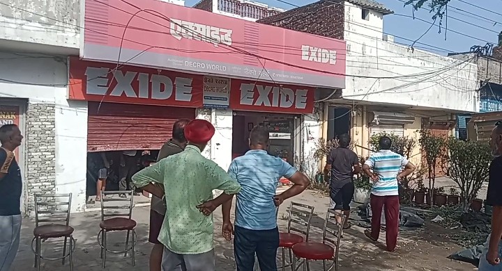 ਜਲੰਧਰ ਦੇ ਲੰਬਾ ਪਿੰਡ ਕੋਲ ਇਨਵਰਟਰ ਬੈਟਰੀ ਦੀ ਦੁਕਾਨ ਨੂੰ ਚੋਰਾਂ ਨੇ ਬਣਾਇਆ ਨਿਸ਼ਾਨਾ