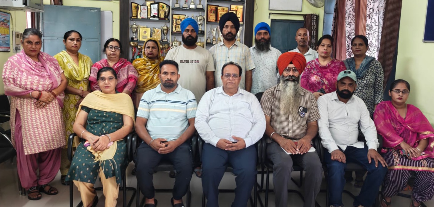 ਸਕੂਲ ਆਫ ਐਮੀਨੈਂਸ ਬਾਗਪੁਰ -ਸਤੌਰ ਵਿਖੇ ਨਵੀਂ ਸਕੂਲ ਮੈਨੇਜਮੈਂਟ ਕਮੇਟੀ ਦੀ ਸਰਬਸੰਮਤੀ ਨਾਲ ਹੋਈ ਚੋਣ 