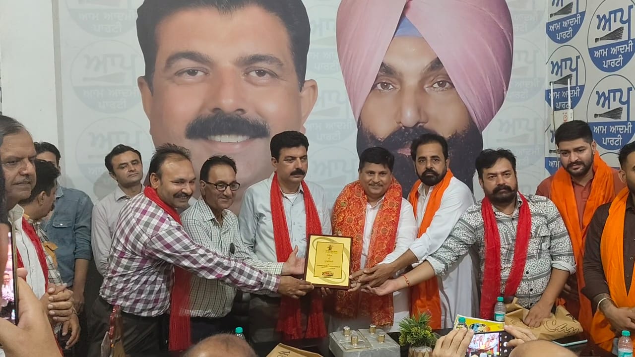 *ਬ੍ਰਾਹਮਣ ਸਮਾਜ ਵਲੋ ਰੱਖੀ ਗਈ ਮੀਟਿੰਗ ਵਿੱਚ ਪੰਜਾਬ ਸਰਕਾਰ ਵਲੋ ਨਿਯੁਕਤ ਬ੍ਰਾਹਮਣ ਸਮਾਜ ਦੇ ਪੰਜਾਬ ਚੇਅਰਮੈਨ ਪੰਕਜ ਸ਼ਾਰਦਾ ਜੀ ਹੋਏ ਸ਼ਾਮਿਲ* 