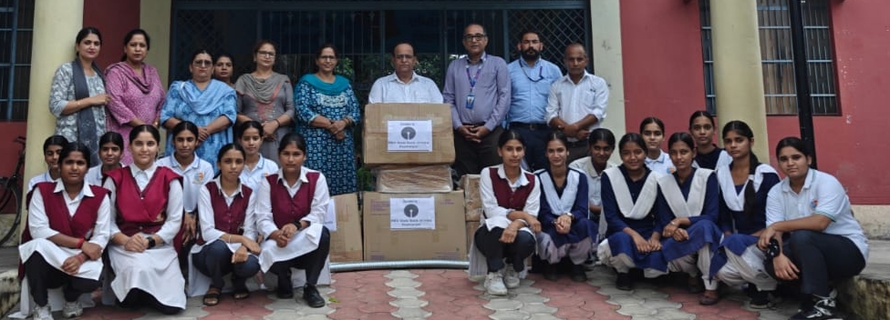 ਸਟੇਟ ਬੈਂਕ ਆਫ ਇੰਡੀਆ ਬਰਾਂਚ ਹਰਿਆਣਾ ਵਲੋਂ ਸਕੂਲ ਆਫ ਐਮੀਨੈਂਸ ਬਾਗਪੁਰ-ਸਤੌਰ ਦੀਆਂ ਵਿਦਿਆਰਥਣਾਂ ਨੂੰ ਸਿਨੈਰਟਰੀ ਸਮਾਨ ਕੀਤਾ ਦਾਨ