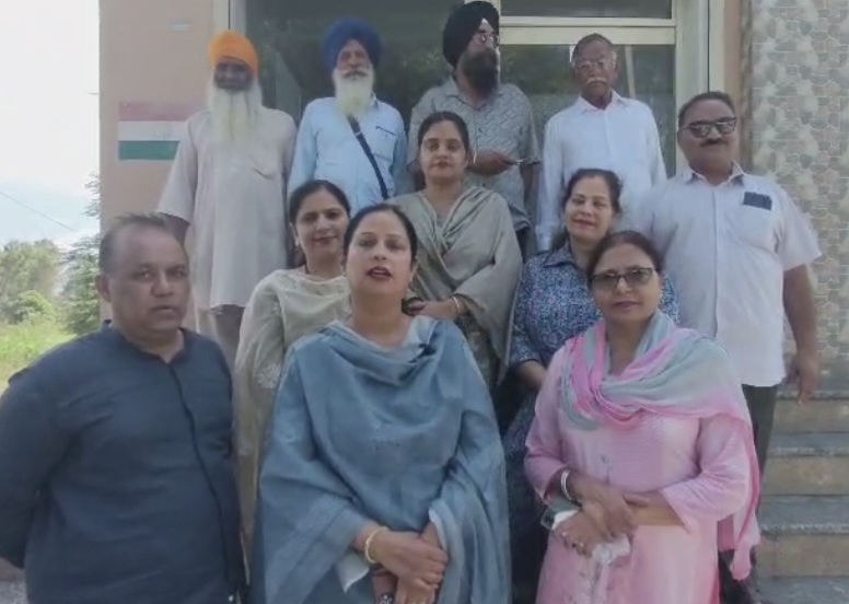 ਪਹਿਲਾਂ ਪੈਰਾ ਤੇ ਆ ਜਾਈਏ ਫਿਰ ਕਰਾਗੇ ਰਾਜਨੀਤੀ : ਨੀਤੀ ਤਲਵਾੜ 