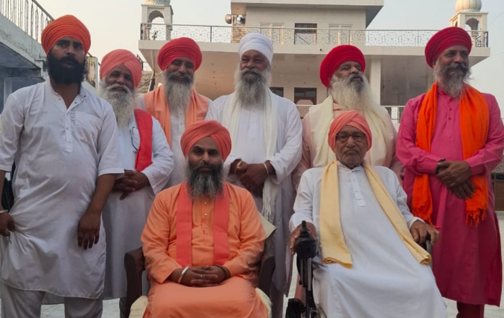  ਸ੍ਰੀ ਚਰਨਛੋਹ ਗੰਗਾ ਨੂੰ ਇਕ ਪਰਿਵਾਰ ਤੋਂ ਮੁਕਤ ਕਰਾਉਣ ਲਈ  ਸੰਤ ਸਮਾਜ ਦੀ ਸਾਂਝੀ ਕਮੇਟੀ ਦਾ ਗਠਨ ਹੋਇਆ