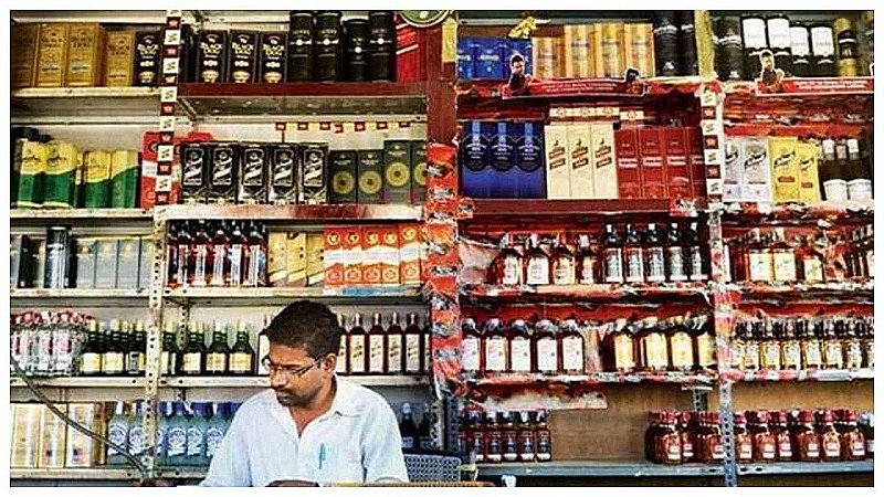 शराबियों के लिए बुरी खबर  दिन रहेंगे शराब के ठेके बंद 