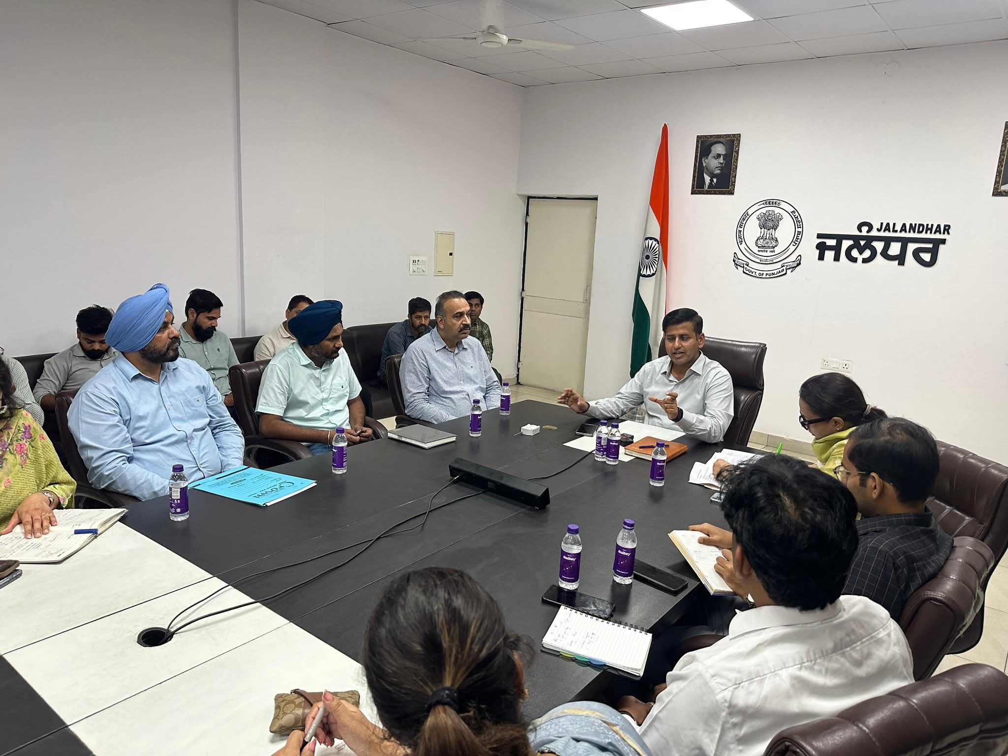 ਡਿਪਟੀ ਕਮਿਸ਼ਨਰ ਡਾ. ਹਿਮਾਂਸ਼ੂ ਅਗਰਵਾਲ ਨੇ ਮੌਸਮ ਵਿਭਾਗ ਵੱਲੋਂ ਭਾਰੀ ਬਾਰਿਸ਼ ਦੀ ਸੰਭਾਵਨਾ ਦੇ ਮੱਦੇਨਜ਼ਰ ਪੁਖ਼ਤਾ ਪ੍ਰਬੰਧ ਯਕੀਨੀ ਬਣਾਉਣ ਦੇ ਦਿੱਤੇ ਨਿਰਦੇਸ਼