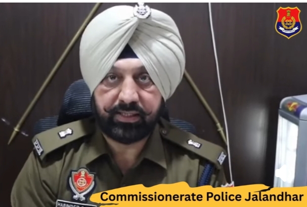 ਪੁਲਿਸ ਕਮਿਸ਼ਨਰ ਜਲੰਧਰ ਵੱਲੋਂ ਨਾਬਾਲਿਗ ਲੜਕੀ ਨਾਲ ਜਿਨਸੀ ਸ਼ੋਸ਼ਣ ਤੇ ਕਤਲ ਦੇ ਮਾਮਲੇ ਵਿੱਚ ਅਣਗਹਿਲੀ ਕਰਨ ਵਾਲੇ ASI ਮੰਗਤ ਰਾਮ ਨੂੰ ਤੁਰੰਤ ਪ੍ਰਭਾਵ ਨਾਲ ਨੌਕਰੀ ਤੋਂ ਡਿਸਮਿਸ ਕਰ ਦਿੱਤਾ ਗਿਆ ਹੈ ਅਤੇ ਦੋ ਪੀ.ਸੀ.ਆਰ ਮੁਲਾਜ਼ਮ ਮੁਅੱਤਲ*