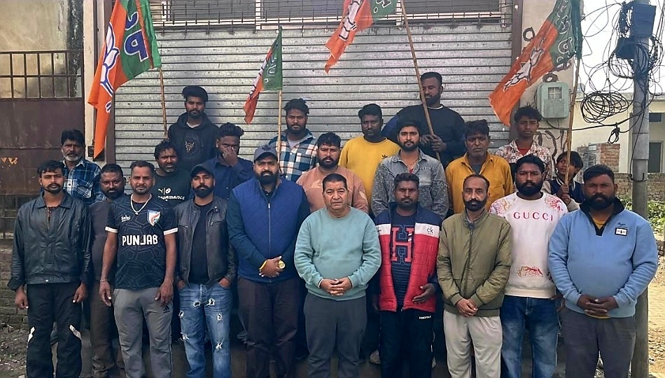 ਹਰ ਨਾਗਰਿਕ ਨੂੰ ਦੇਸ਼ ਦੇ ਅੰਦਰੂਨੀ ਅਤੇ ਬਾਹਰੀ ਦੁਸ਼ਮਣਾਂ ਤੋਂ ਸੁਚੇਤ ਰਹਿਣਾ ਚਾਹੀਦਾ ਹੈ: ਡਾ. ਰਮਨ ਘਈ