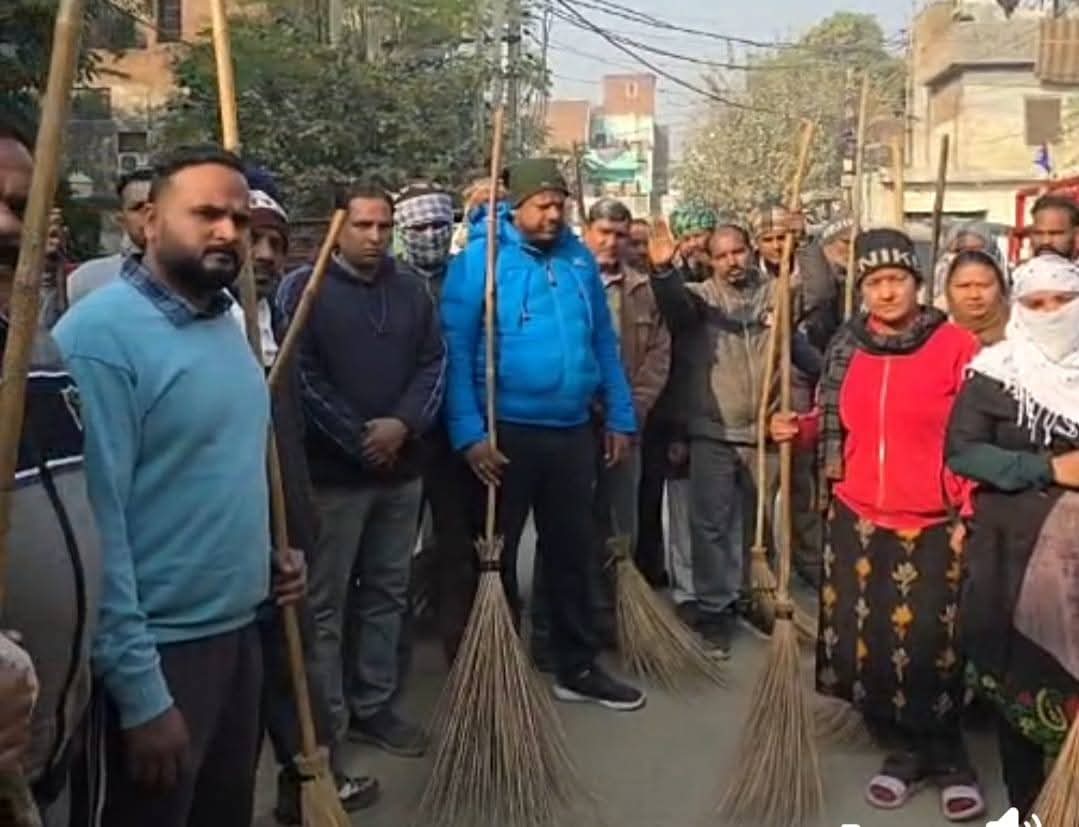 ਵਿਧਾਇਕ ਸਿੱਧੂ ਨੇ ਹਲਕੇ ‘ਚ ਸਫਾਈ ਮੁਹਿੰਮ ਦੀ ਕੀਤੀ ਅਗਵਾਈ*