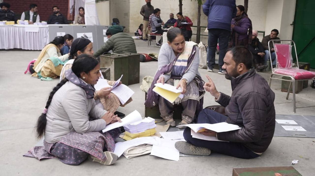 ਜ਼ਿਲ੍ਹਾ ਪ੍ਰੀਸ਼ਦ ਅਤੇ ਬਲਾਕ ਸੰਮਤੀ ਚੋਣਾਂ ਲਈ ਪੋਲਿੰਗ ਪਾਰਟੀਆਂ ਦੀ ਰੈਂਡਮਾਈਜ਼ੇਸ਼ਨ ਕੀਤੀ ਗਈ*