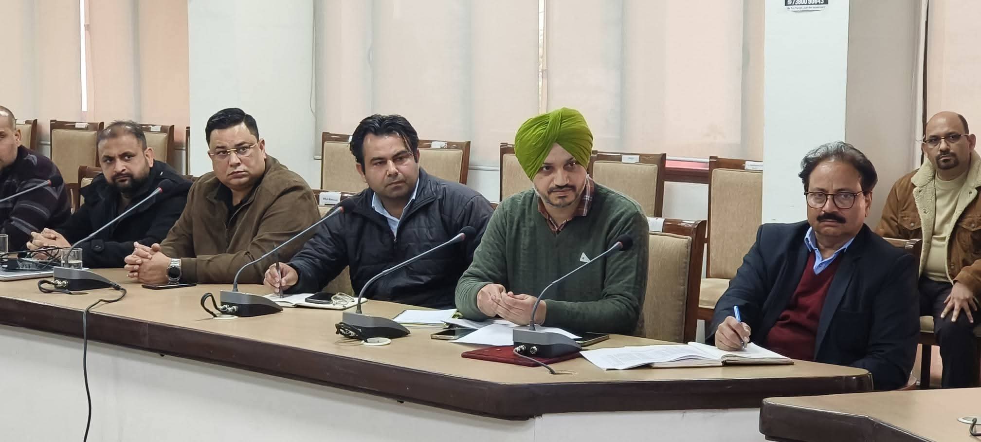 ਕੈਬਨਿਟ ਮੰਤਰੀ ਡਾ. ਰਵਜੋਤ ਸਿੰਘ ਨੇ ਕੰਢੀ ਖੇਤਰ ‘ਚ ਮੋਬਾਇਲ ਨੈੱਟਵਰਕ ਸਮੱਸਿਆਵਾਂ ਨੂੰ ਹੱਲ ਕਰਨ ਲਈ ਜਾਰੀ ਕੀਤੀਆਂ ਸਖ਼ਤ ਹਦਾਇਤਾਂ