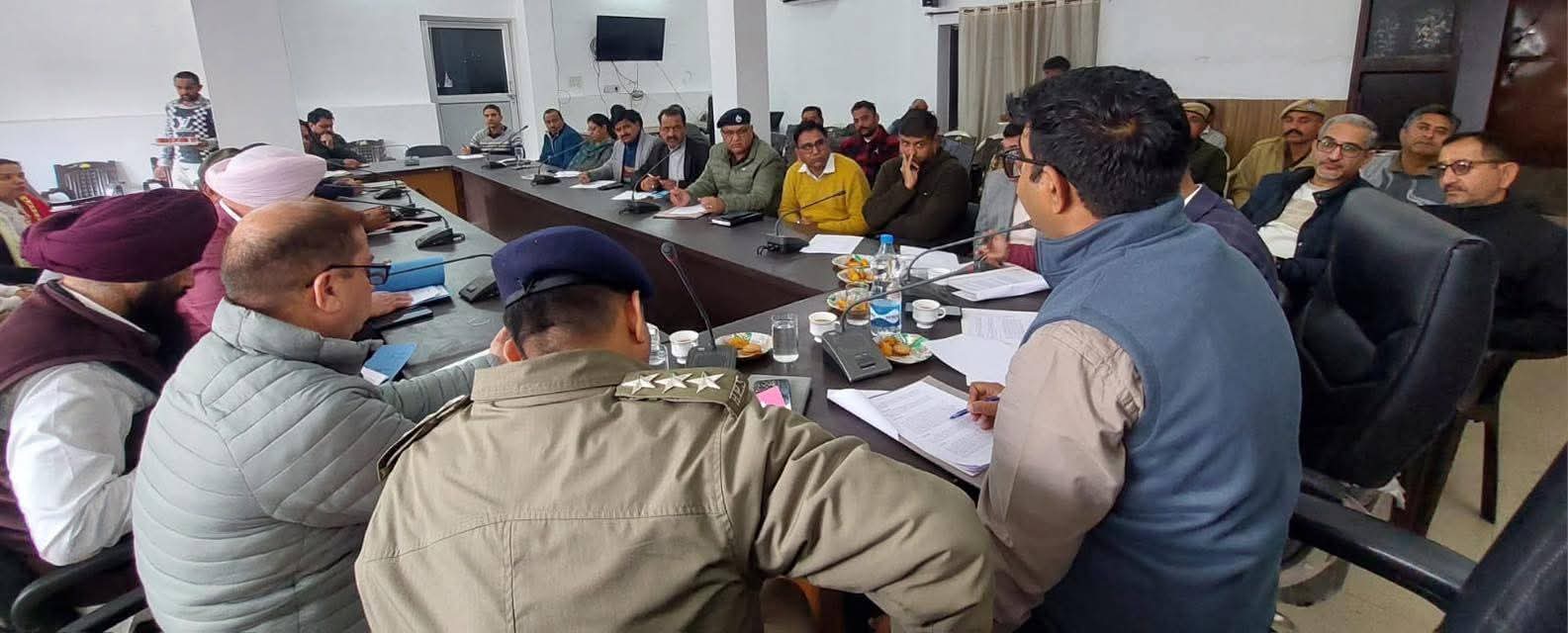 मैड़ी मेले के सफल संचालन को लेकर एडीसी ने की समीक्षा बैठक 